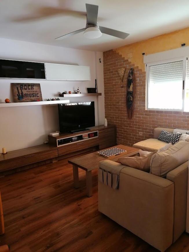 Magnificent 3 Bedroom House Close To The Beach With Community Swimming Pool Santa Pola Eksteriør bilde